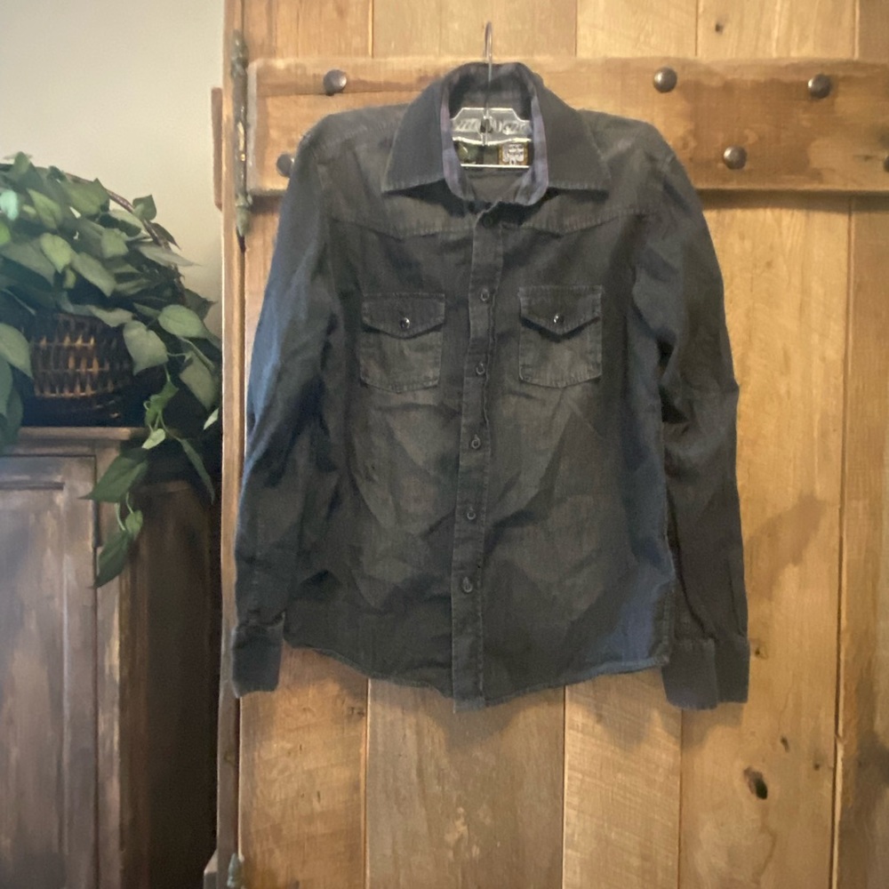 LIKE NEW. Youth lightweight denim button up shirt